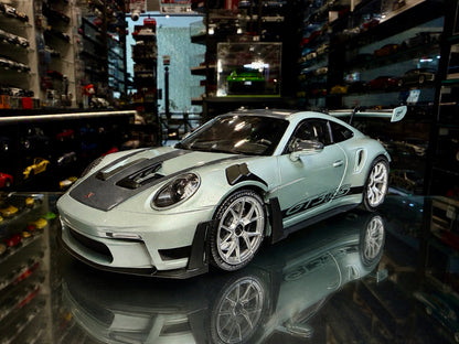 PORSCHE 911 GT3 RS