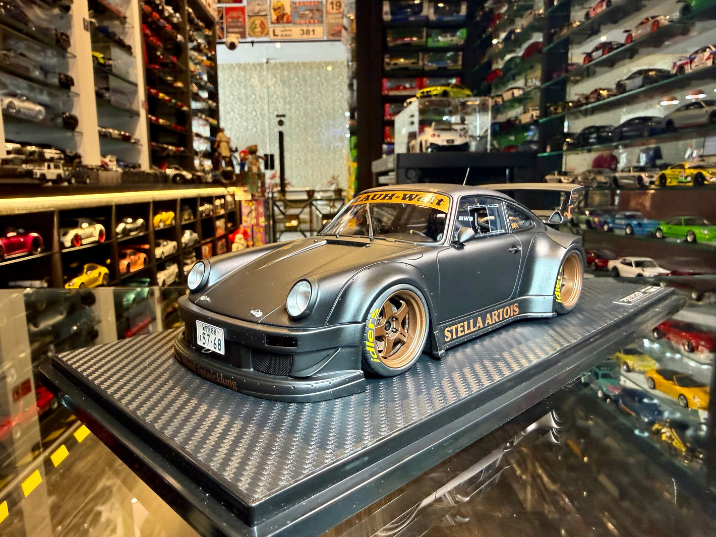 PORSCHE RAUH-WELT 930