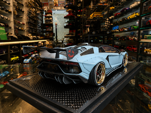 LAMBORGHINI AVENTADOR SVJ
