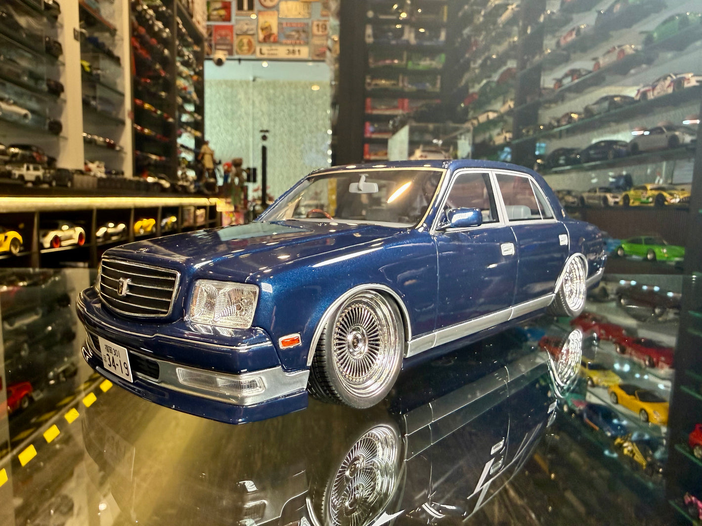TOYOTA CENTURY V12 / stance