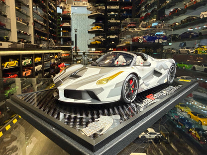 LA FERRARI APERTA  / 10 of 10