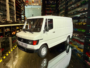 MERCEDES BENZ 208D