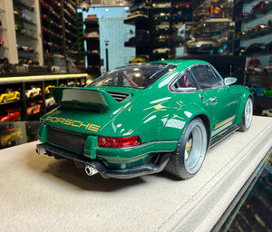 PORSCHE SINGER