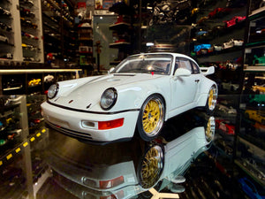 PORSCHE 911 RSR