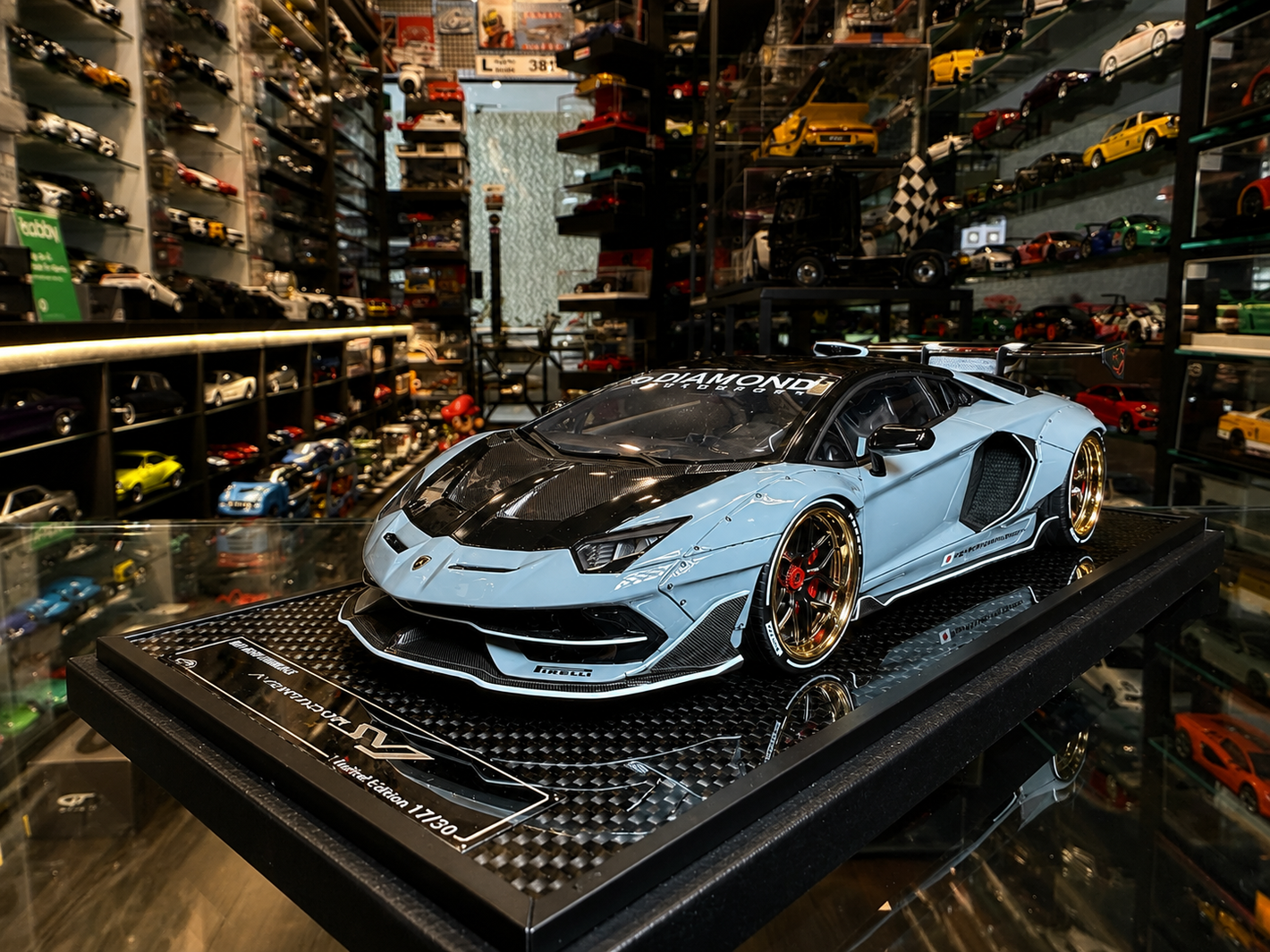 LAMBORGHINI AVENTADOR SVJ