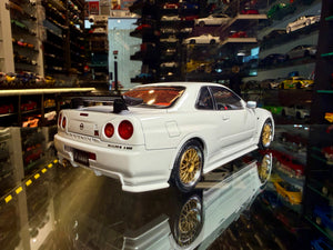 NISSAN SKYLINE GTR R34 WITH ACCESSORIES