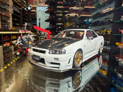 NISSAN SKYLINE GTR R34 WITH ACCESSORIES