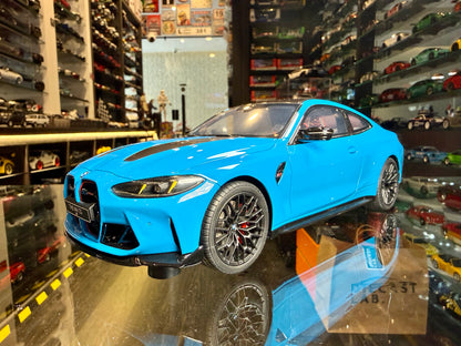 BMW M4 CS