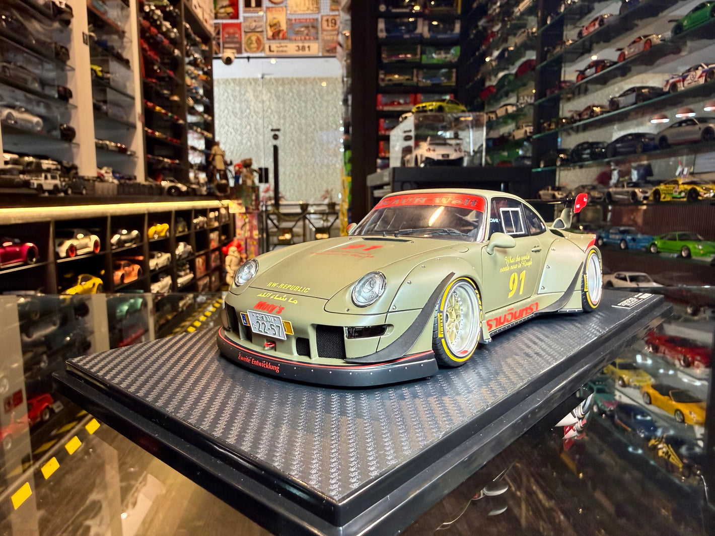 PORSCHE RAUH-WELT 993