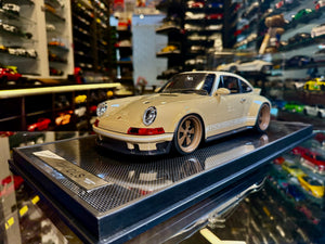 PORSCHE SINGER DLS