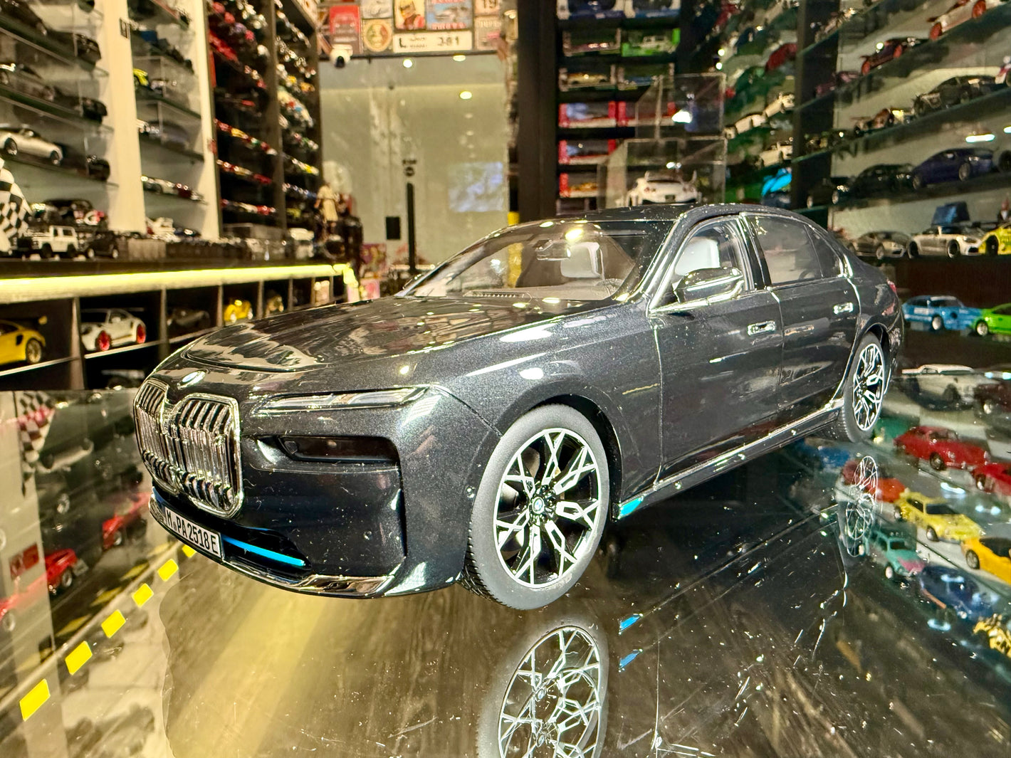 BMW I7