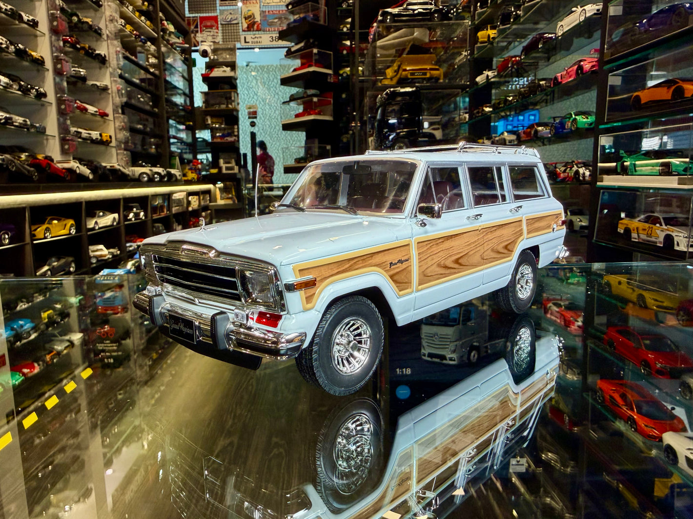 JEEP GRAND WAGONEER