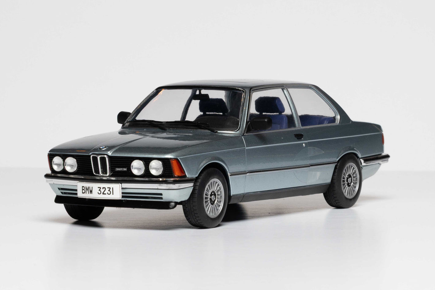 BMW E21 323I