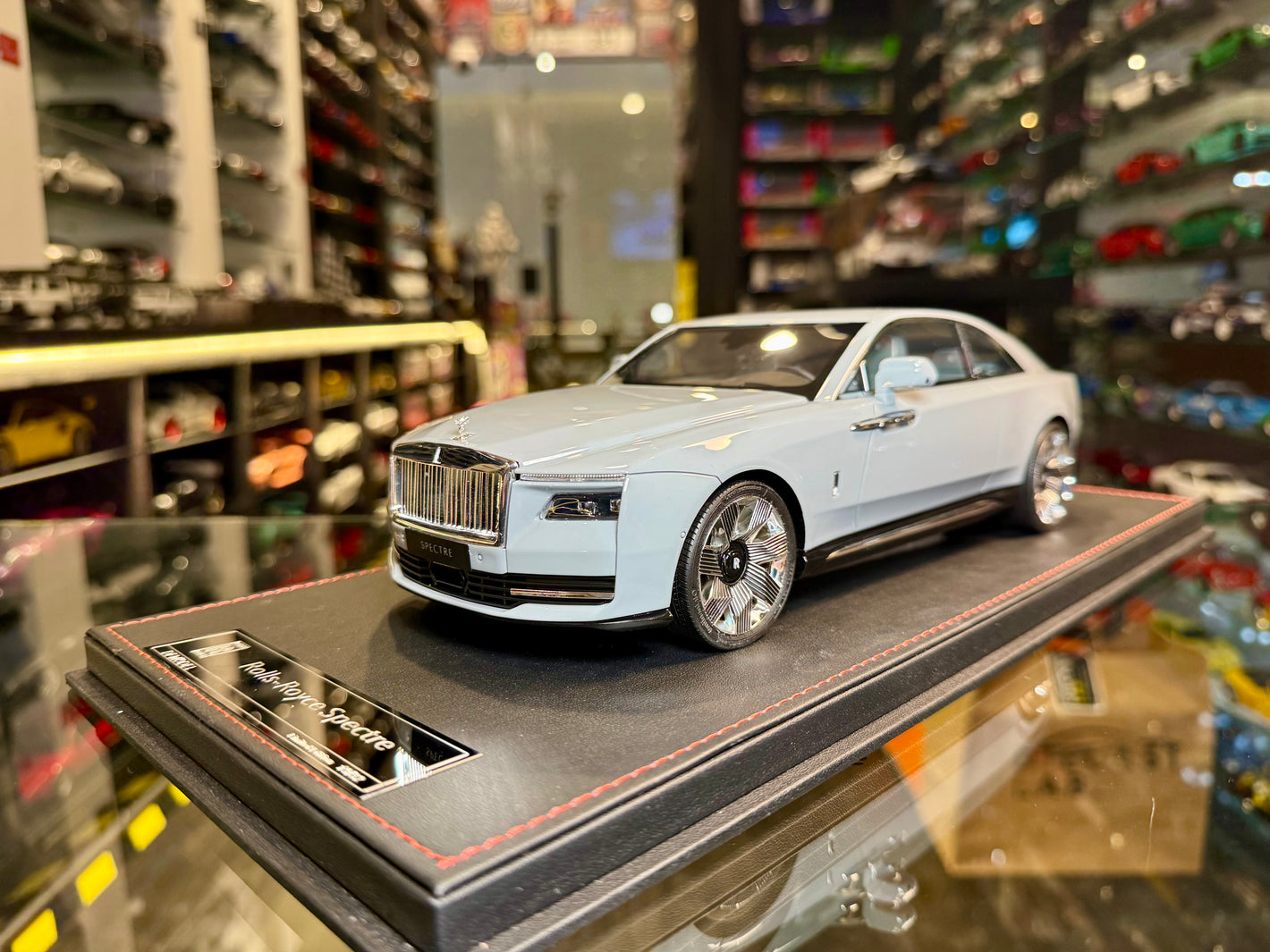 ROLLS-ROYCE SPECTRE