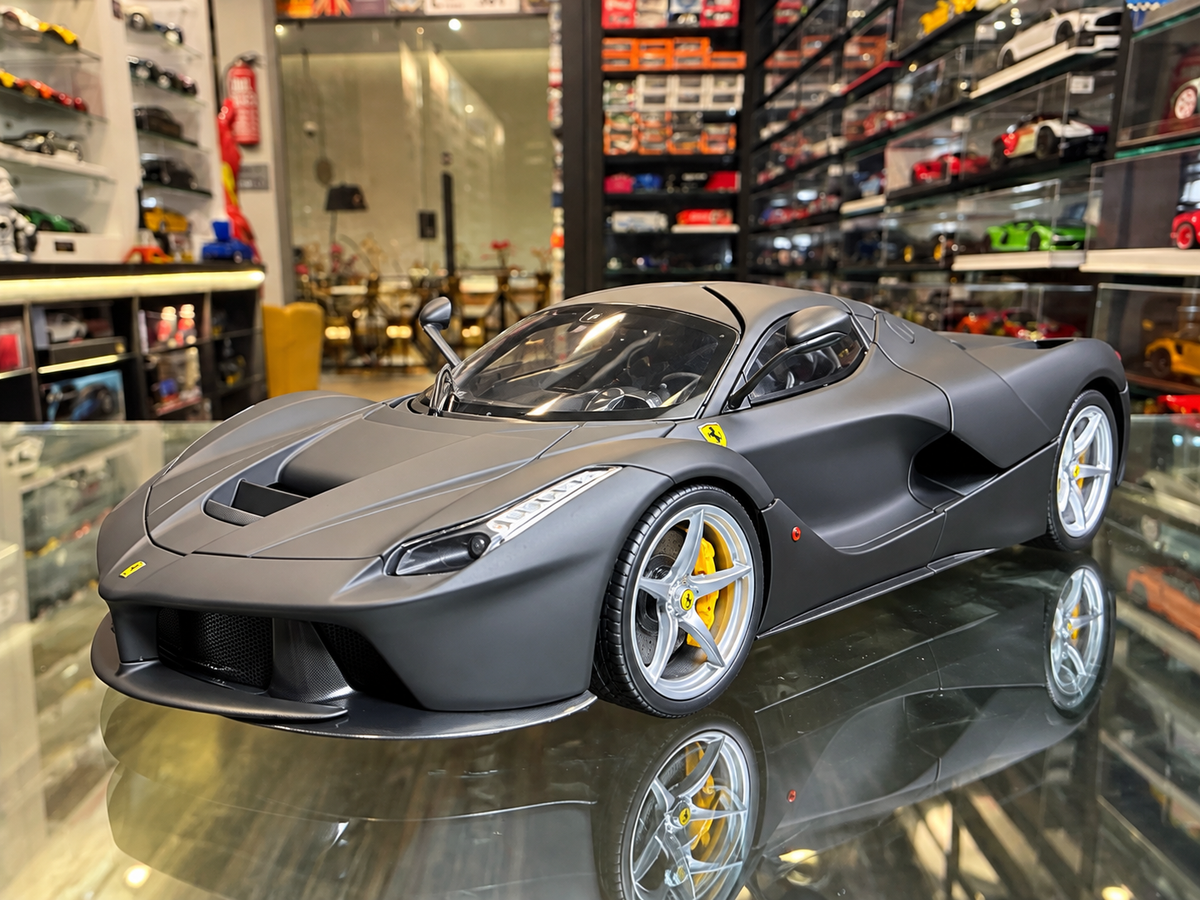 LA FERRARI
