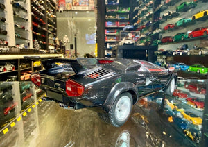 LAMBORGHINI COUNTACH