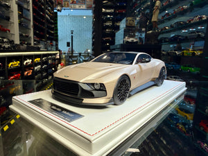 ASTON MARTIN VALOUR