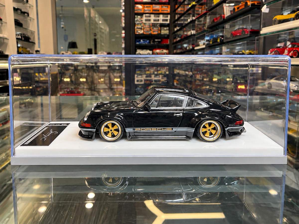 PORSCHE SINGER