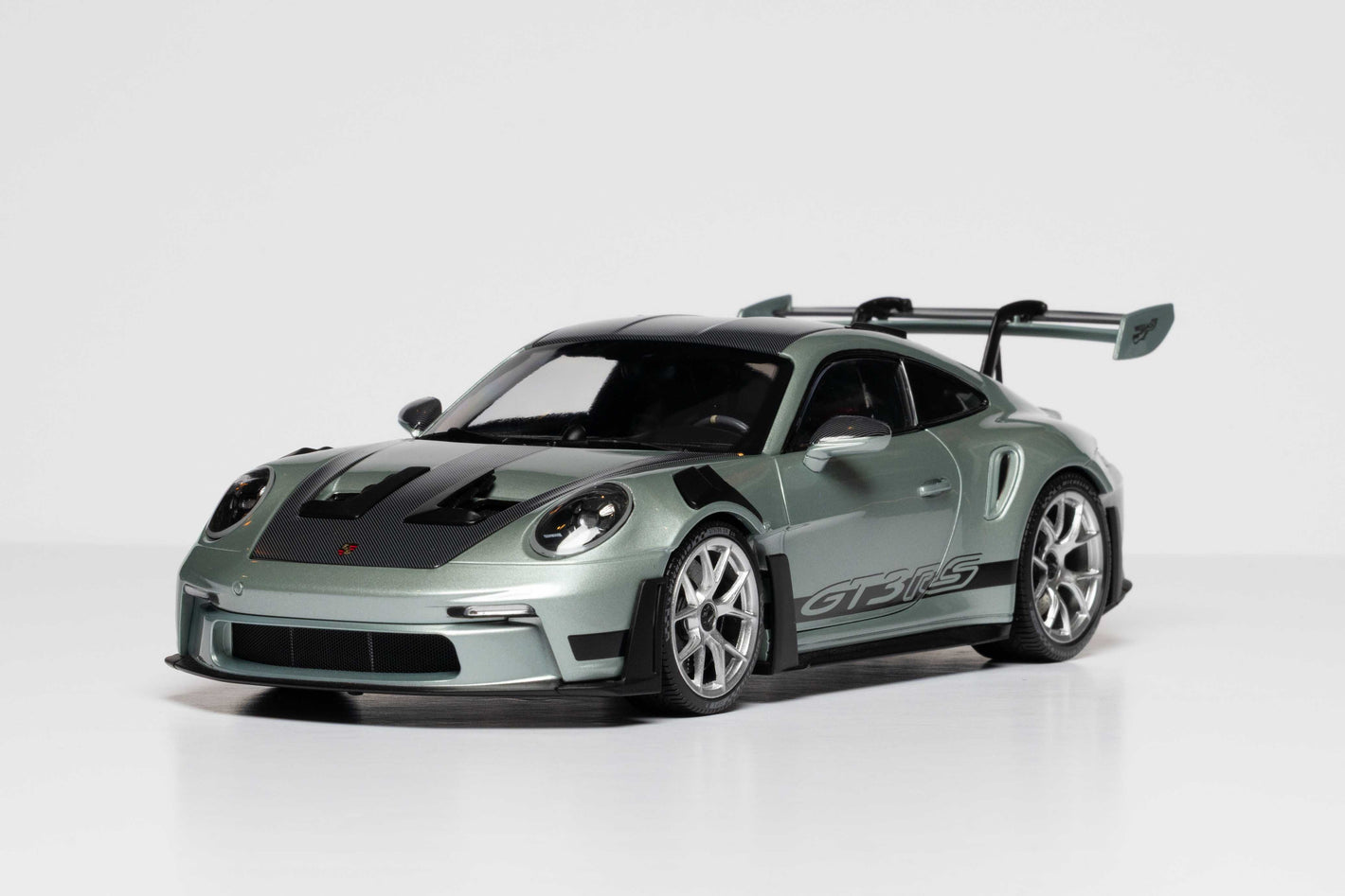 PORSCHE 911 GT3 RS