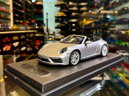 PORSCHE TARGA 4 GTS