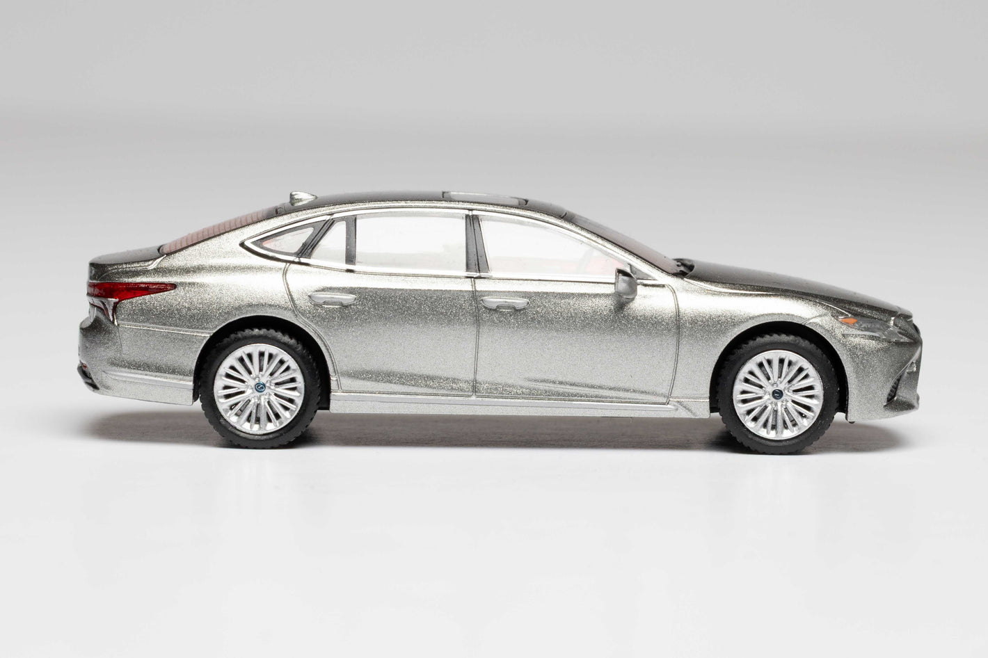 LEXUS LS 500