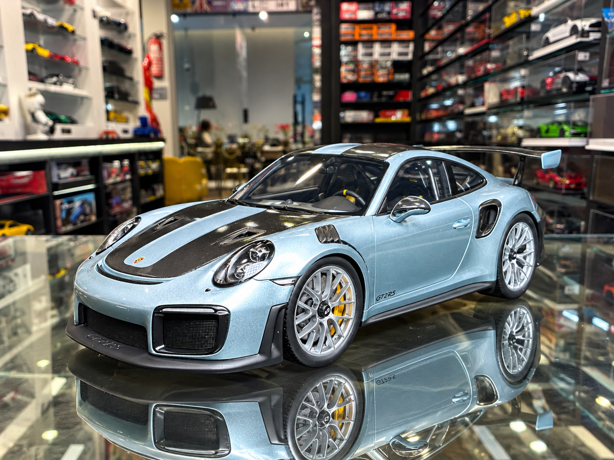 PORSCHE GT2 RS
