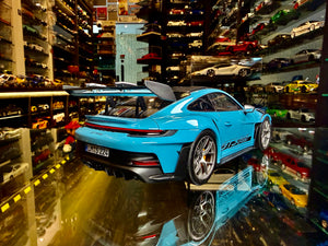 PORSCHE 911 GT3 RS
