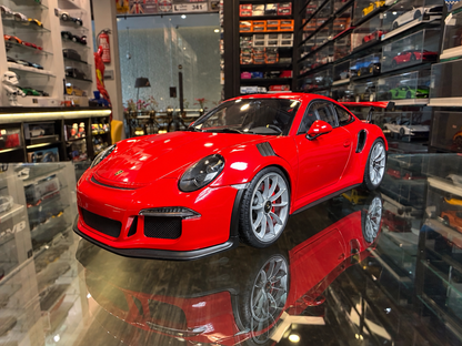PORSCHE 911 GT3 RS