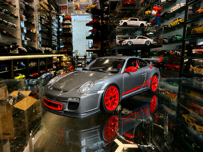 PORSCHE 911 GT3 RS