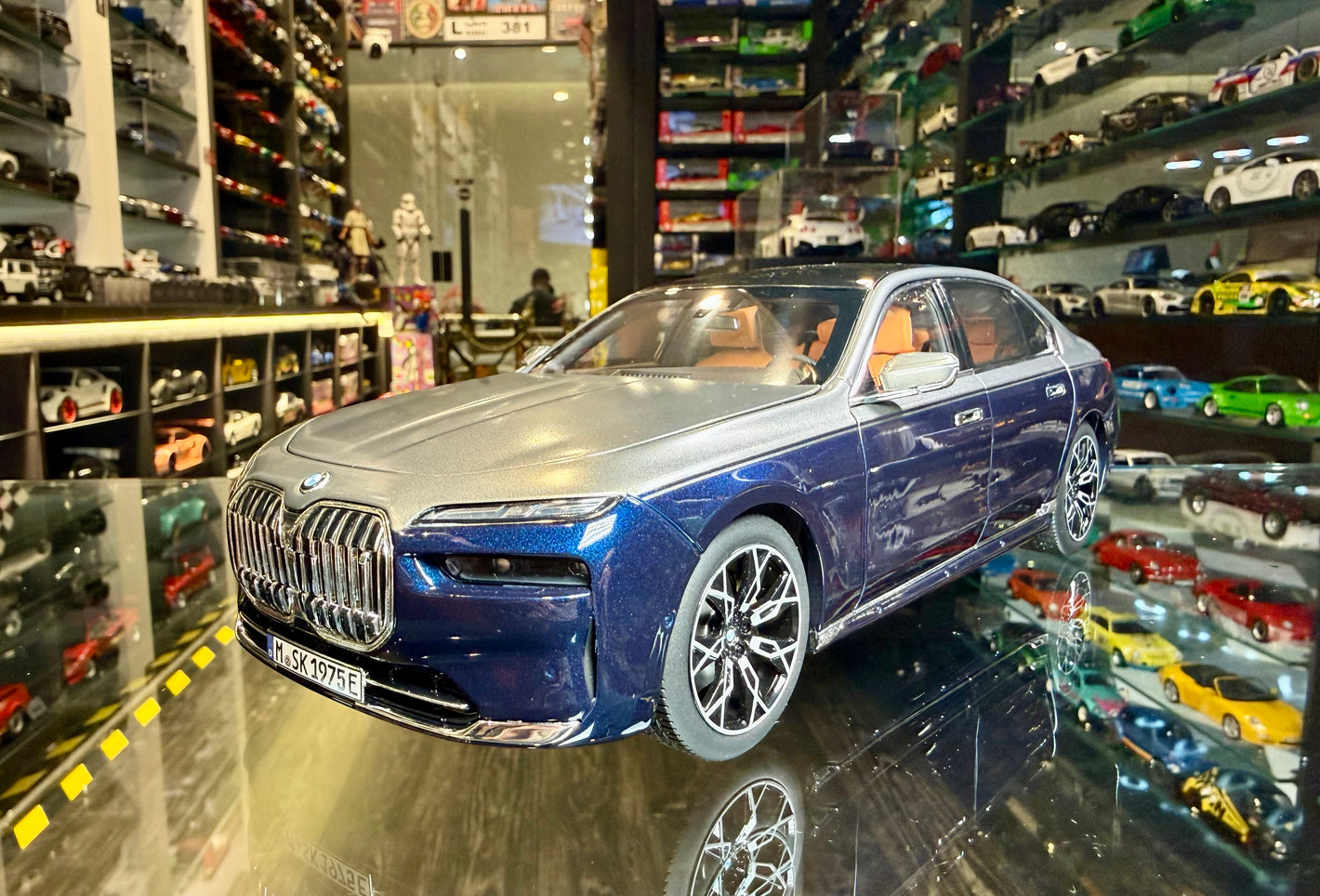 BMW I7