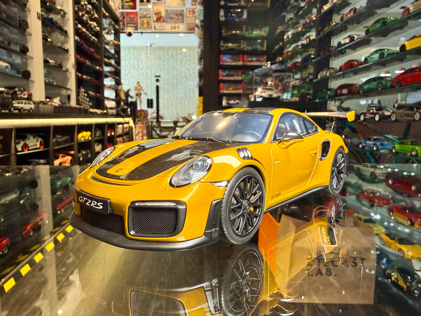 PORSCHE 911 GT2 RS