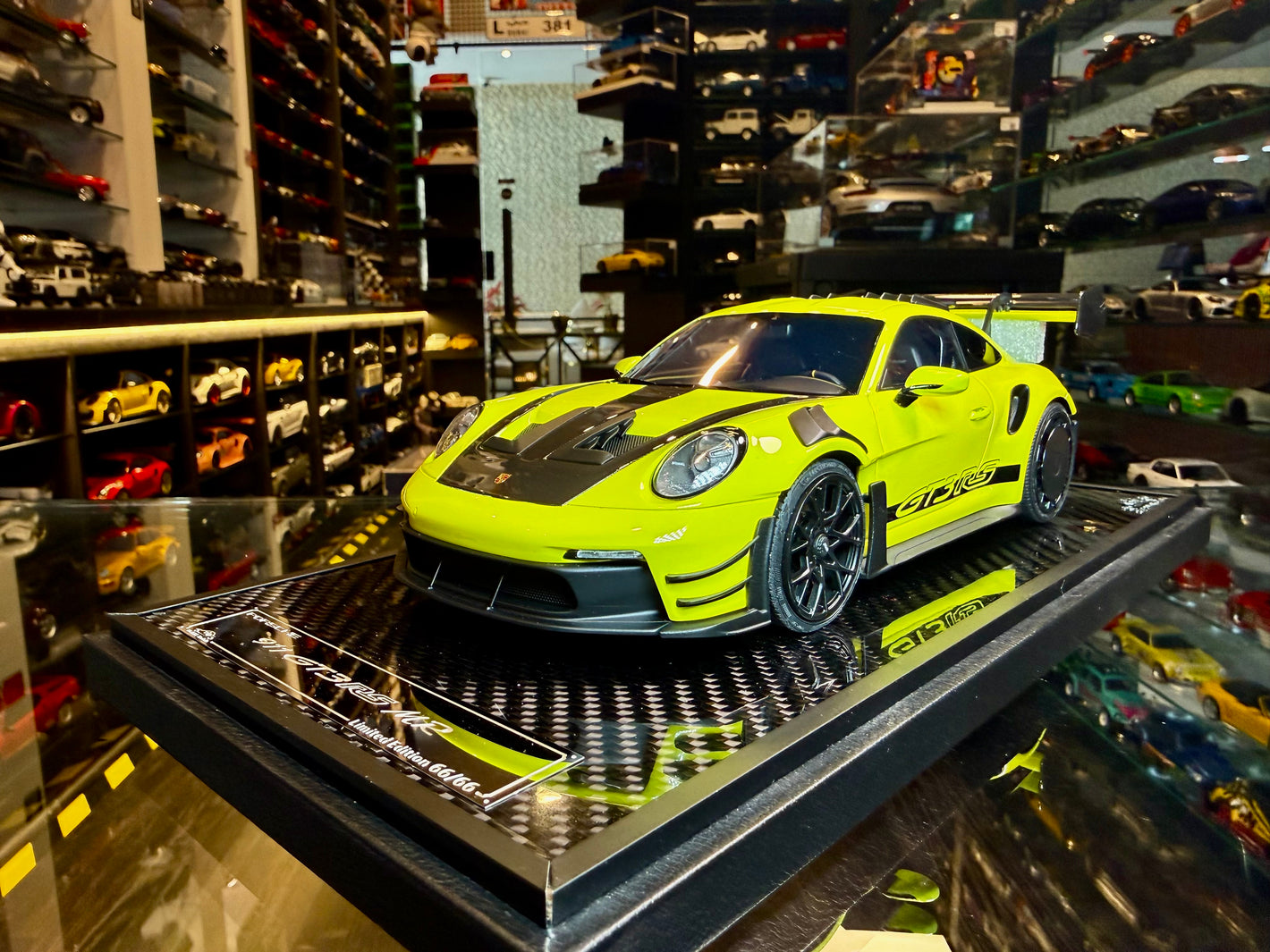 PORSCHE 911 GT3 RS MR