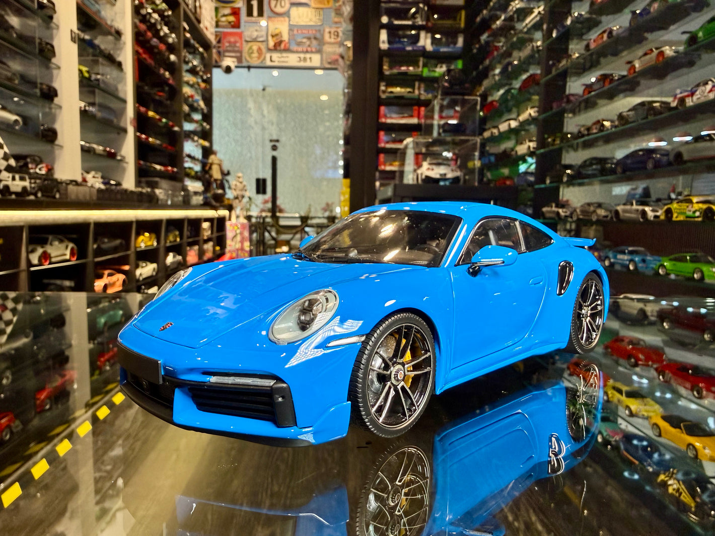 PORSCHE 911 TURBO S