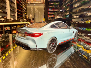 BMW M4 CSL