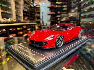 FERRARI 812 SUPERFAST/ 2 of 8 PIECES