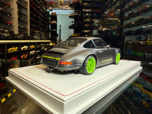 PORSCHE SINGER