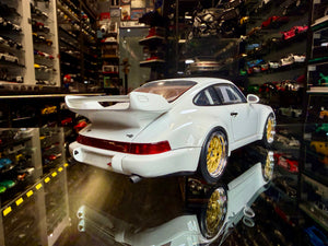 PORSCHE 911 RSR