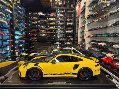 PORSCHE 911 GT3 RS