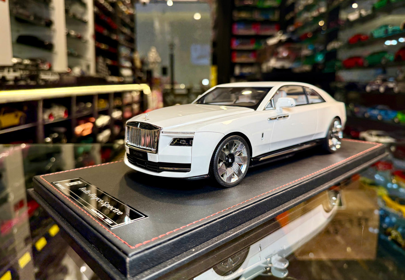 ROLLS-ROYCE SPECTRE