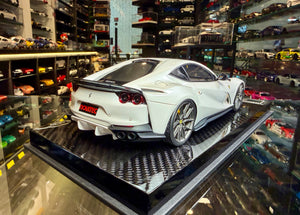 FERRARI 812 SUPERFAST / 8 of 8 PIECES