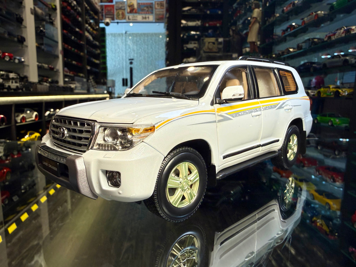 LAND CRUISER 200