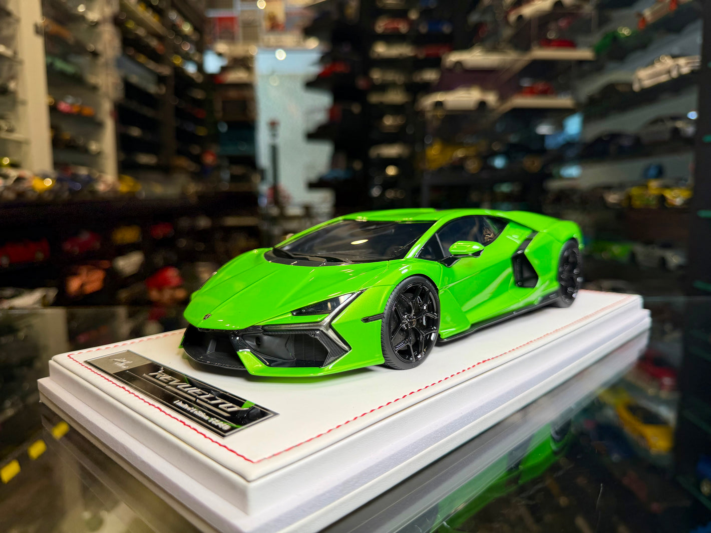 LAMBORGHINI REVULTO