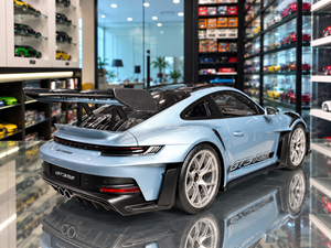 PORSCHE 992 GT3 RS