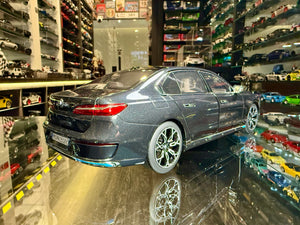 BMW I7