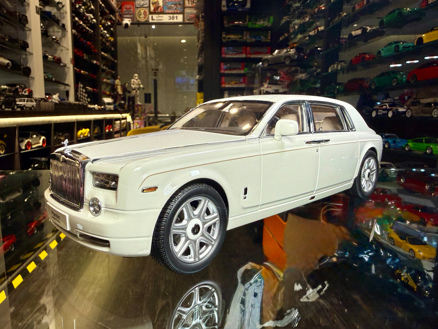 ROLLS-ROYCE PHANTOM EXTENDED
