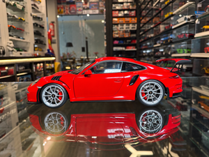 PORSCHE 911 GT3 RS