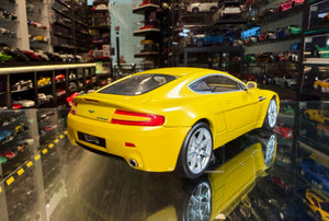 ASTON MARTIN V8 VANTAGE ( no box )