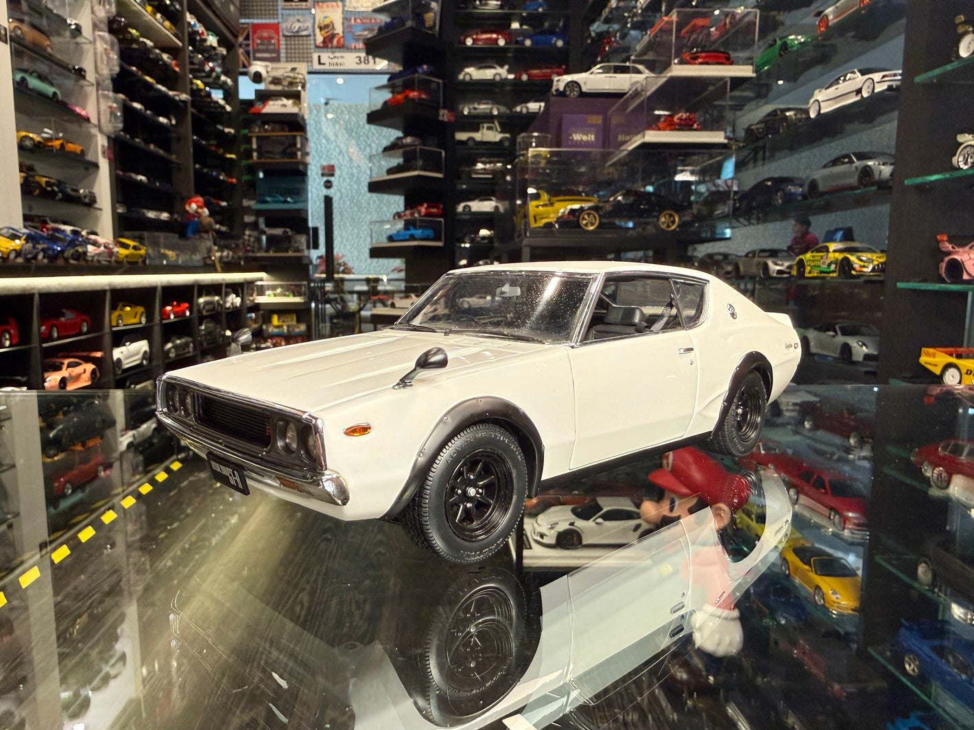 NISSAN SKYLINE GTR 2000 / ( no box )