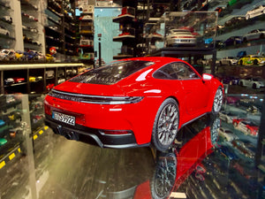 PORSCHE CARRERA 4 GTS