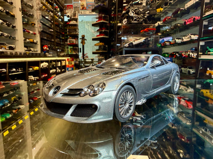 MERCEDES SLR MSO EDITION ( 800 of 999 PIECES)( displayed condition)